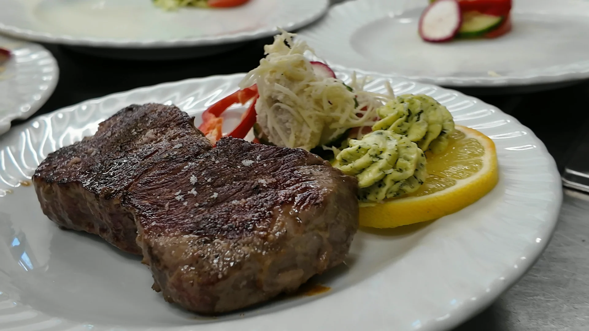 Steak mit Kräuterbutter